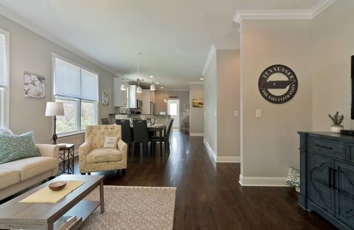 St. Elmo Improvement League House | Heart of St. Elmo-Family Friendly- 2 Blocks to Incline