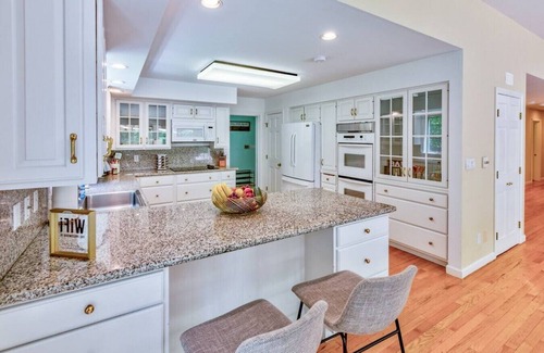 West Stockbridge House | Heart of the Berkshires - Bright, Cozy, Near Lake