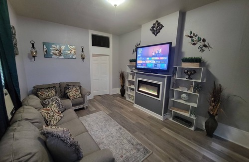 Faubourg Livaudais Condo | Heart of the city. Close to the Dome, Mardi Gras parades and many festivals.