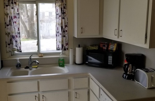 Cuyahoga Falls House | Heart of the Falls! Cozy for 2, Spacious for 8, Close to everything!