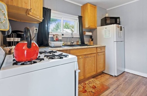 Twin Mountain Cottage | Heart of the White Mountains Cottage w Hot Tub! #3