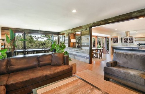 Sebastopol Villa | Heart of the Wine Country Estate 5BR , 14 beds