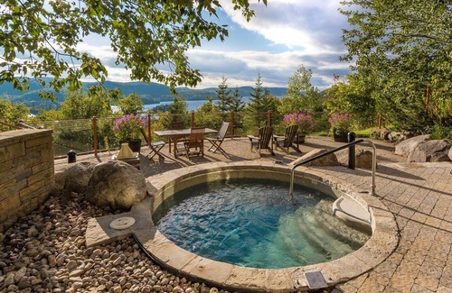 Mont-Tremblant Pedestrian Village Condo | Heart of Tremblant with Pool, Hot Tub and Beach Access