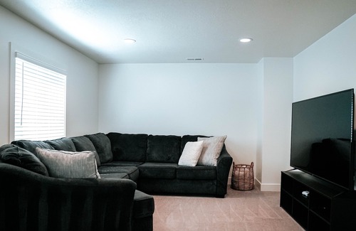Vineyard House | Heart of Utah County near BYU, UVU, and Sundance