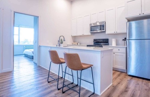 Downtown Vancouver Apartment | Heart of Vancouver Modern Loft w/ King & Queen Bed