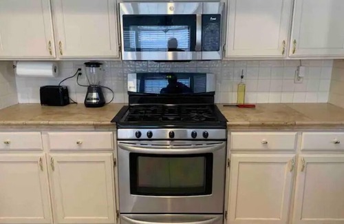 Yuma House | Heart of Yuma 2 Story Home 4B/2.5B 9gst