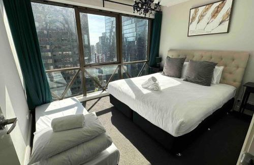 Chinatown Apartment | HeartCBD LUX Top Floor 2 Bedroom/Pool/Spa/GYM