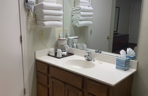 Maggie Valley Hotel | Hearth & Home Inn