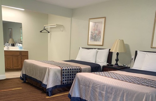 Maggie Valley Hotel | Hearth & Home Inn