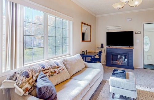 Burley House | Heartland historic home near local festivals with seasonal garden & mtn views
