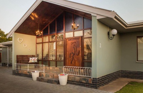De Aar House | Hearts Haven
