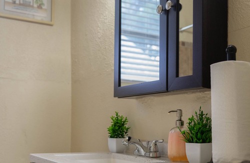 Ybor City House | Heartwarming with pizzazz, located minutes from most attractions in Tampa.