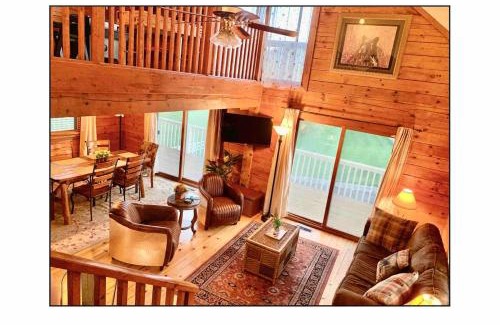 Wears Valley House | Heartwood Lavish Cottage in the Smoky Mountains