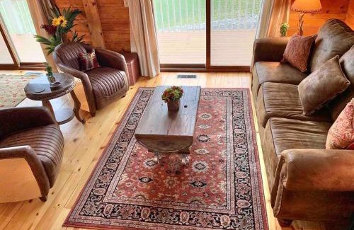 Wears Valley House | Heartwood Lavish Cottage in the Smoky Mountains