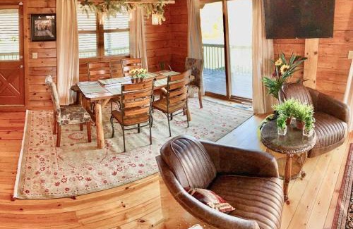 Wears Valley House | Heartwood Lavish Cottage in the Smoky Mountains