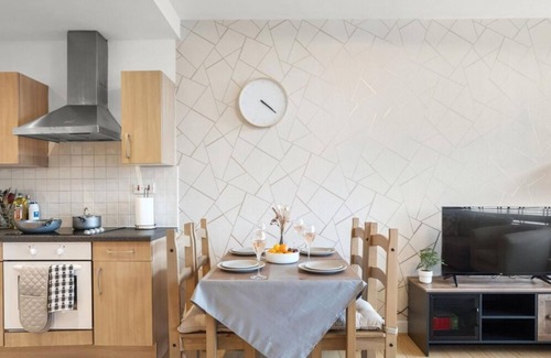 Offerton Apartment | Heartwood Suite