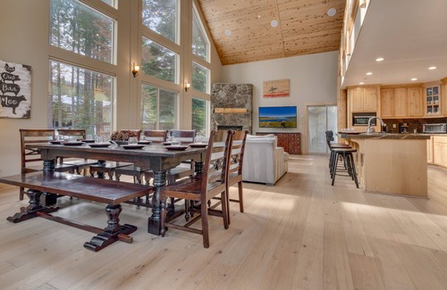 North Upper Truckee House | Heated Indoor Pool, Arcade, Skeeball, Sauna, Foosball, Pool Table, Spa, Grill – Heavenly Escape