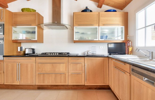 Noirmoutier-en-l'Ile Ski Chalet | Heated pool, 800 m from the beach, villa for 8