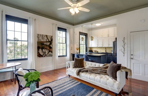 Savannah Victorian District Condo | Heated Pool Access, Luxe Forsyth Condo