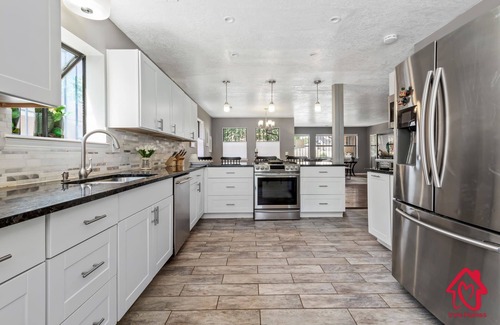 Westside House | Heated Pool and Hot Tub -Casa Bonita An Irvie Home