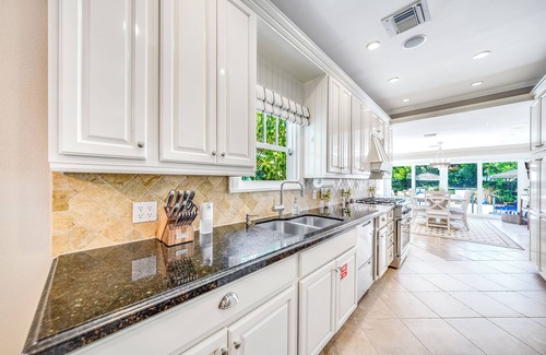 Colee Hammock House | Heated Pool+BBQ! Tropical Serenity+Close To Beach!