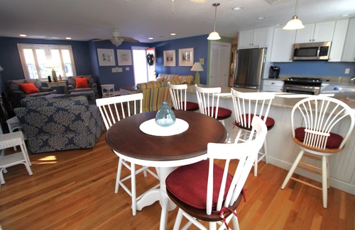 Centerville House | Heated Pool Close To Town (2351)