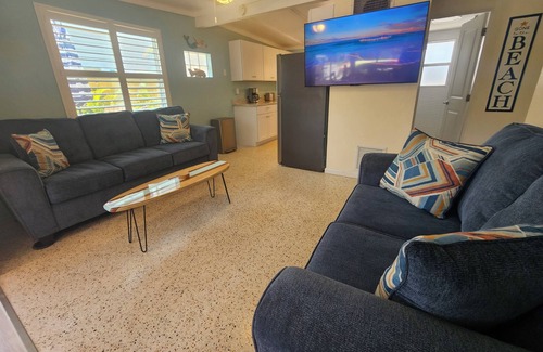 Englewood House | Heated Pool! FREE Bikes, Kayaks, Sups! One of a kind on Manasota Key!