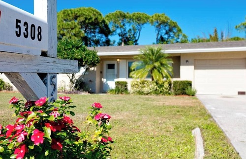 Bradenton House | Heated Pool - Grill Family Fun - Near Anna Maria