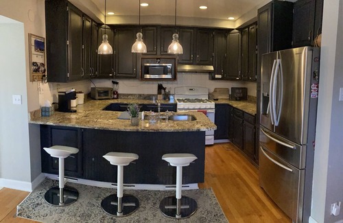 Northampton House | HEATED POOL&HOT TUB! DONT MISS THIS ONE! CLOSE TO EVERYTHING STL DOWNTOWN!