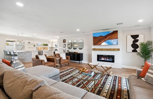 Village Grove House | Heated Pool, Hot Tub, Fire Pit - Old Town Luxury