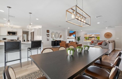 Village Grove House | Heated Pool, Hot Tub, Fire Pit - Old Town Luxury