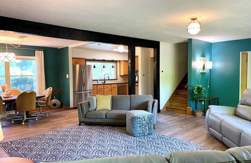Keller Park House | Heated Pool | Kayaks | Hot Tub | Game Rooms |