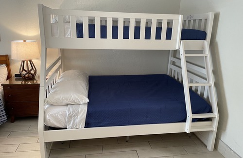 Trailer Estates Hotel | Heated Pool, King Bed, Bunk Bed, Huge TV, Marina, Tiki Bar & Grill