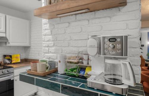 South Bradenton House | Heated Pool, Mini Golf, Arcade, Spa, AMI 6mi, IMG 3mi