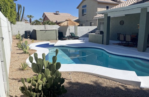 Parke Place House | Heated Pool! Pet Friendly and no pet fee! Electric vehicle charger in garage.