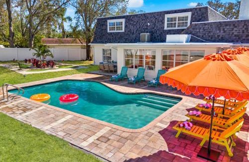 Clearwater House | Heated Pool Pickleball Mini Golf — Sleeps 20