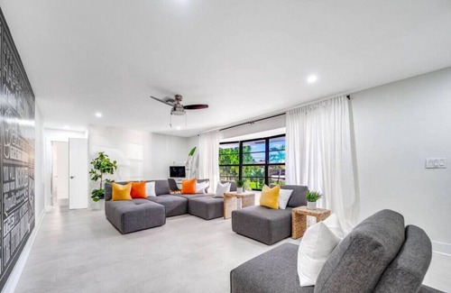 Garden Isles House | Heated Pool! PingPong & Arcade+1 Mile To Beach!
