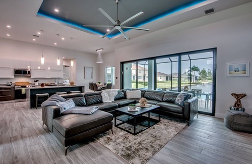 Mariner House | Heated Pool & Spa - New - Canal Freshwater - BBQ