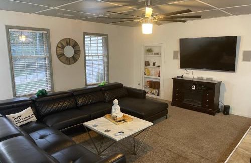 Riverdale House | HEATED POOL - THE WHITE HOUSE GRAND Atl