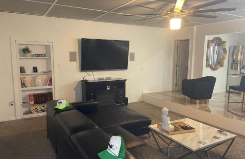 Riverdale House | HEATED POOL - THE WHITE HOUSE GRAND Atl