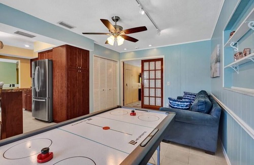 Coral Ridge Isles Villa | Heated Pool~Waterfront 4BD Villa~Deck~BBQ