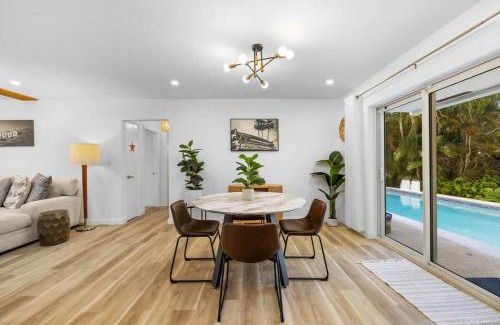 North Central Hollywood House | Heated Pool with Beach Gear, The Other Hollywood