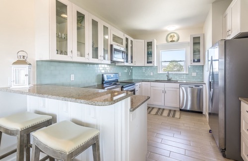 Surf Side Shores House | HEATED PRIVATE POOL, 5 bedrooms, Oceanview, Newly decorated and furnished