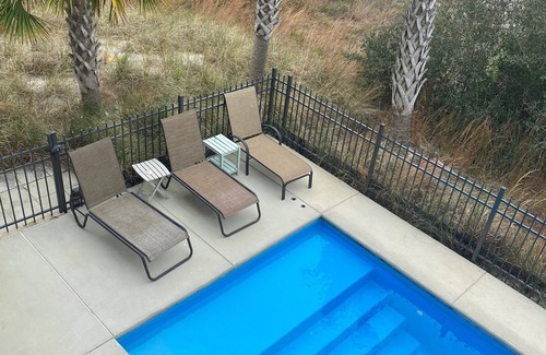 Surf Side Shores House | HEATED PRIVATE POOL, 5 bedrooms, Oceanview, Newly decorated and furnished