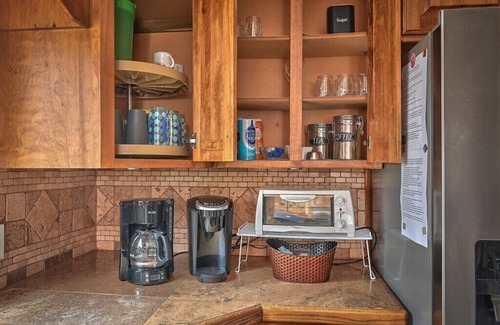 Independence House | Heated Salt Water Pool and Large Home l Spring Break! Close to Soccer + Royals