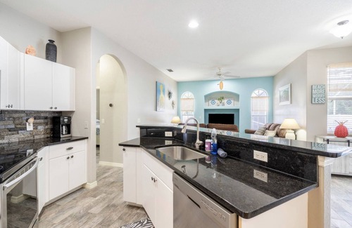 North Port House | Heated Saltwater Pool Home in Quiet neighbourhood