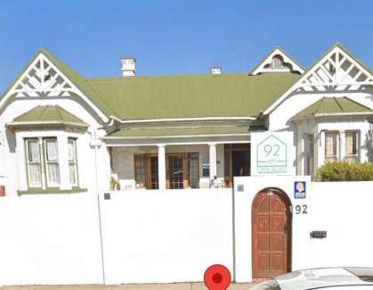 Port Elizabeth Central Apartment | Heath Villa - private room