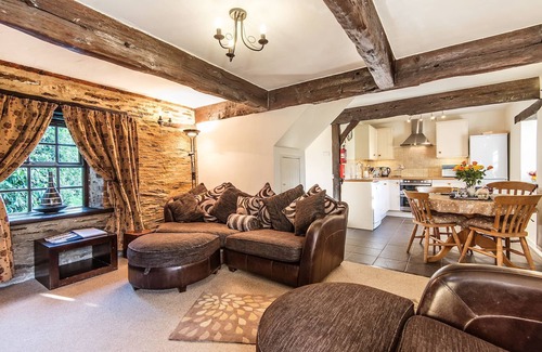 Boncath Cottage | Heather Cottage - a chocolate box two bedroom cottage with lovely view over the front lawns and exce