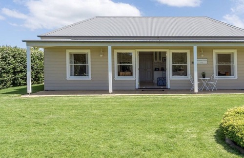 Fitzroy Falls Cottage | Heathfield Cottage Southern Highlands Gem, lovely cosy cottage