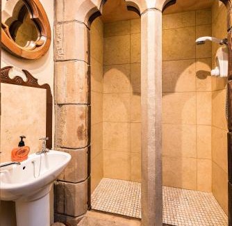 Ballynahinch Bed & Breakfast | Heathfield Hall, Hillsborough - The Reflectory
